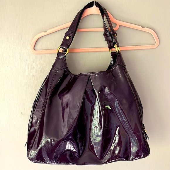 Coach Maggie Shoulder Bag in Patent Leather EUC - Picture 1 of 6